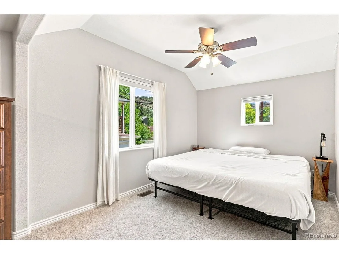 Photo of 317 3rd Ave