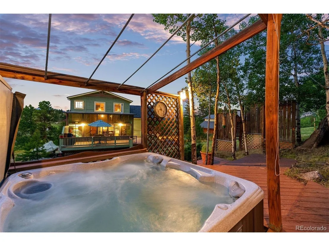 Photo of 576 Bluebird Ln