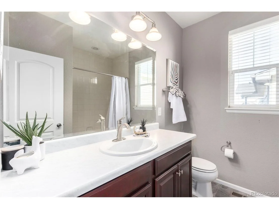 Photo of 4834 Sunset Pl