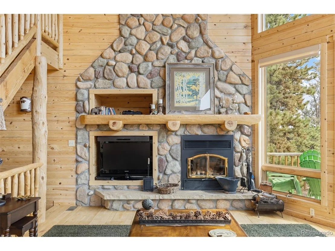 Photo of 559 Bellows Rd