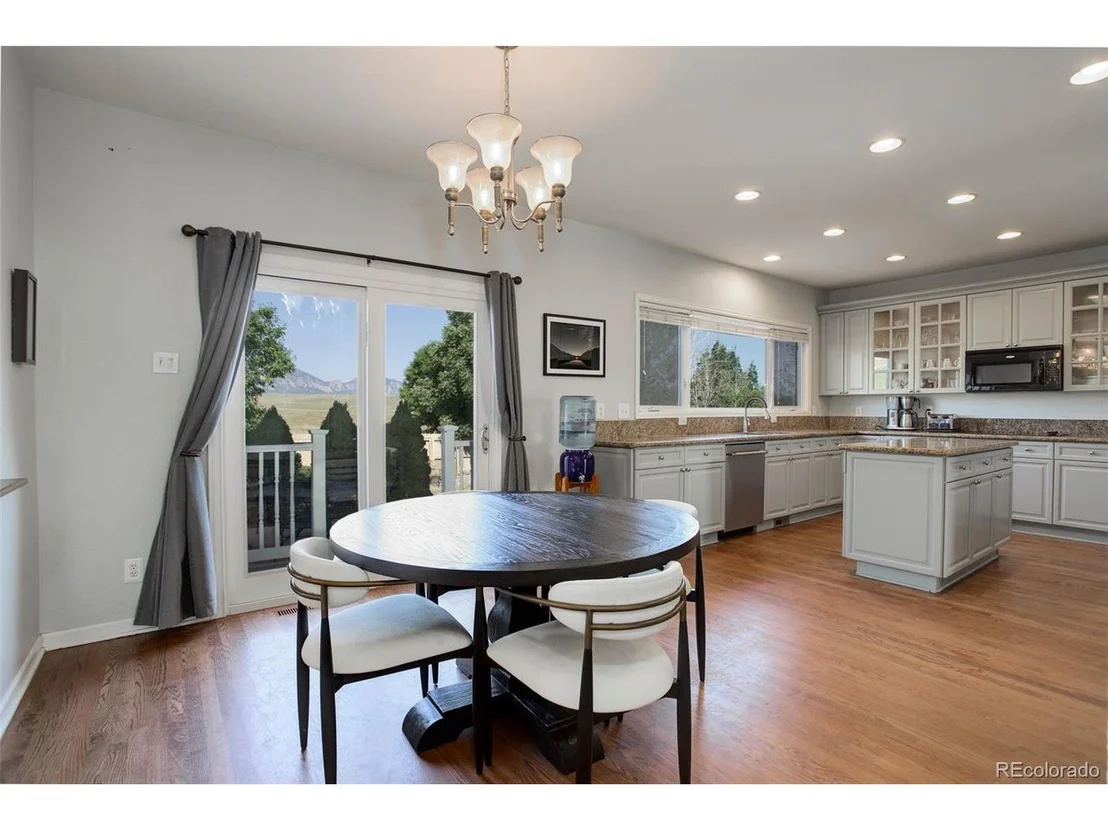 Photo of 345 Onyx Way