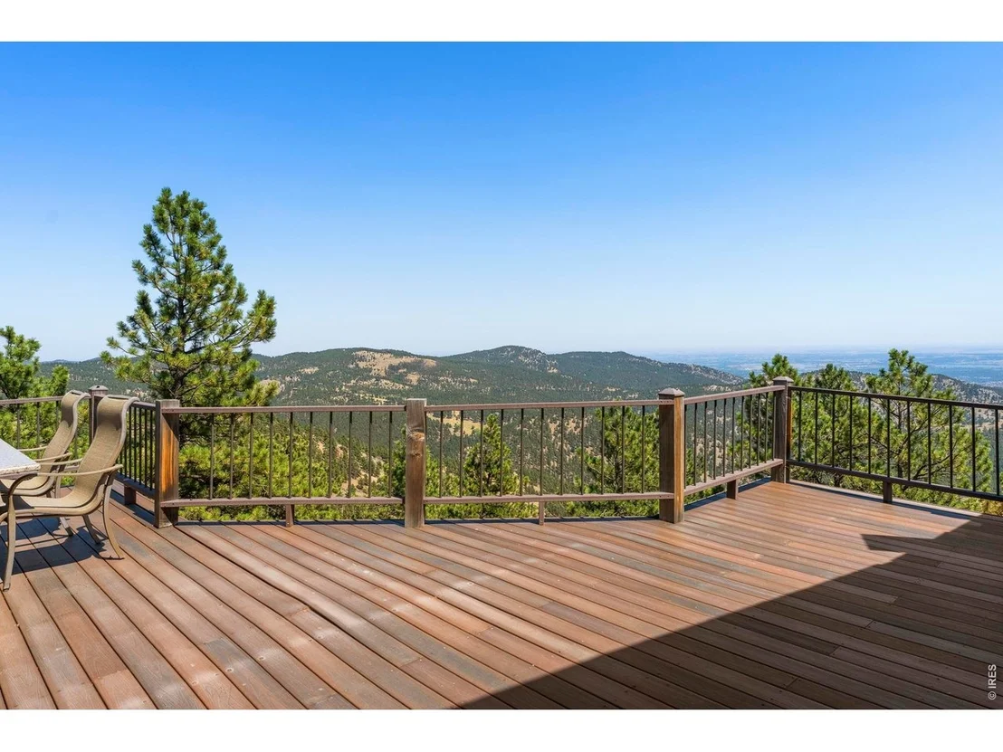 Photo of 470 Weaver Dr