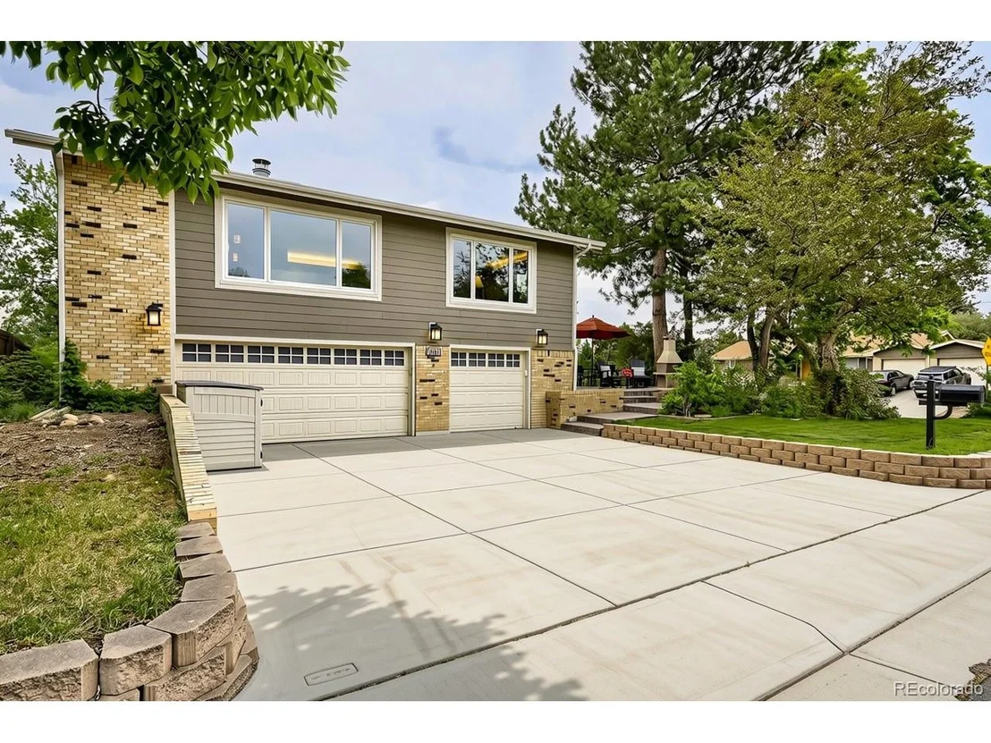 Photo of 8107 W 71st Pl