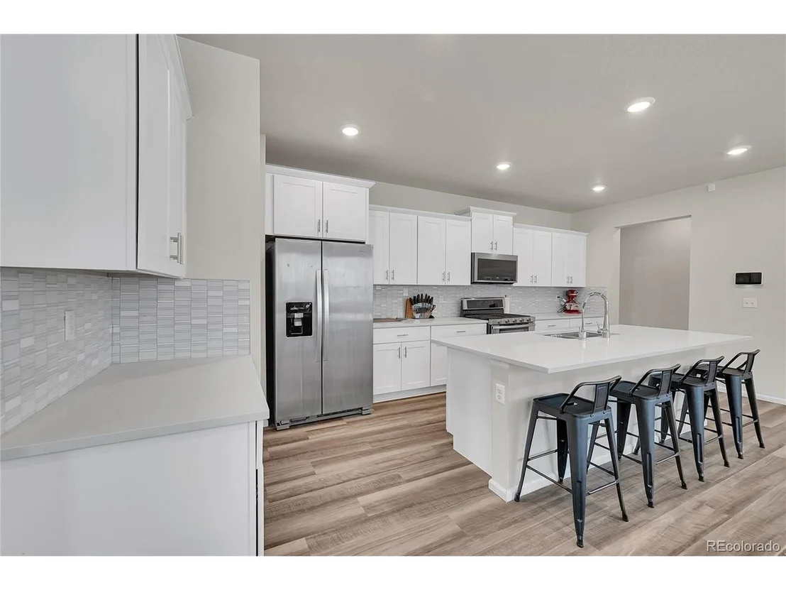 Photo of 765 Tarragon Rd