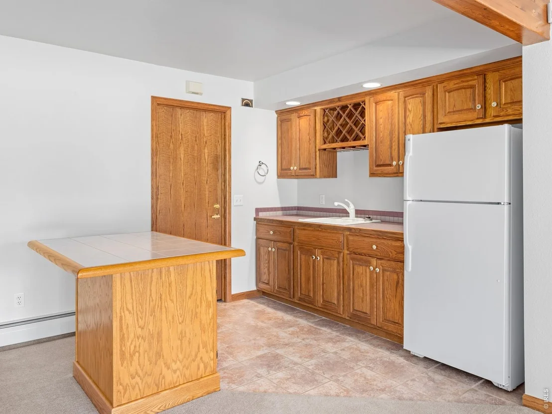 Photo of 650 Summit Dr
