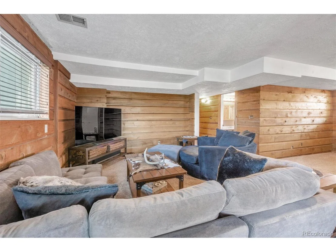 Photo of 9469 Grandview Ave