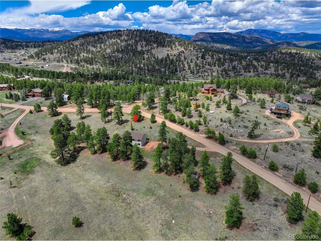 Photo of 924 Bluebird Dr