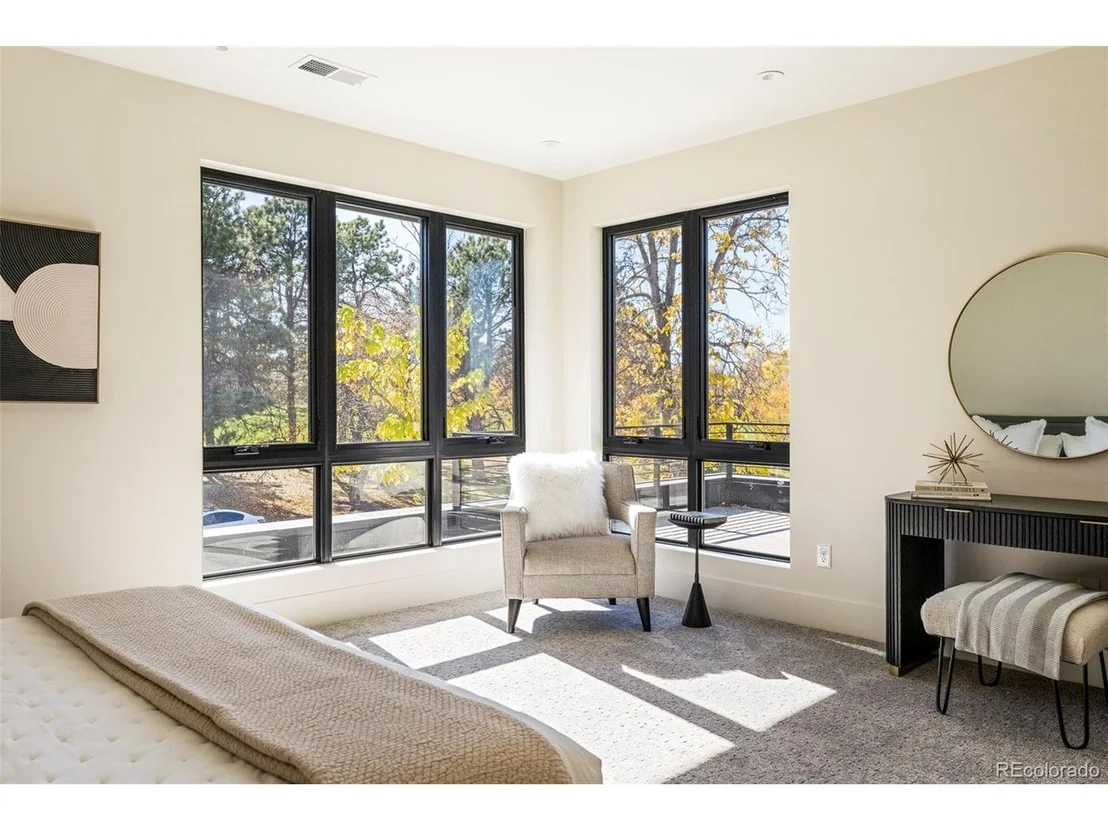 Photo of 4671 Highline Pl