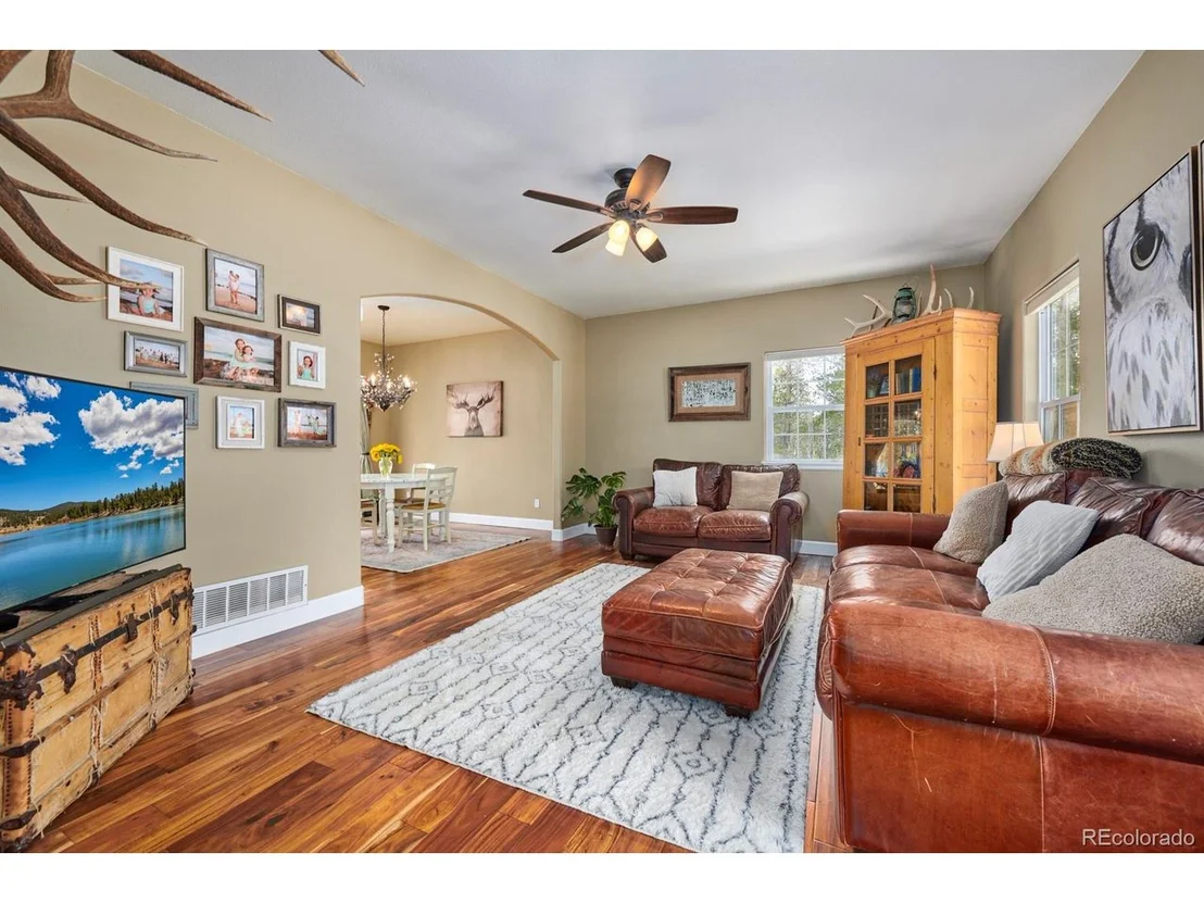 Photo of 459 Aspen Ln