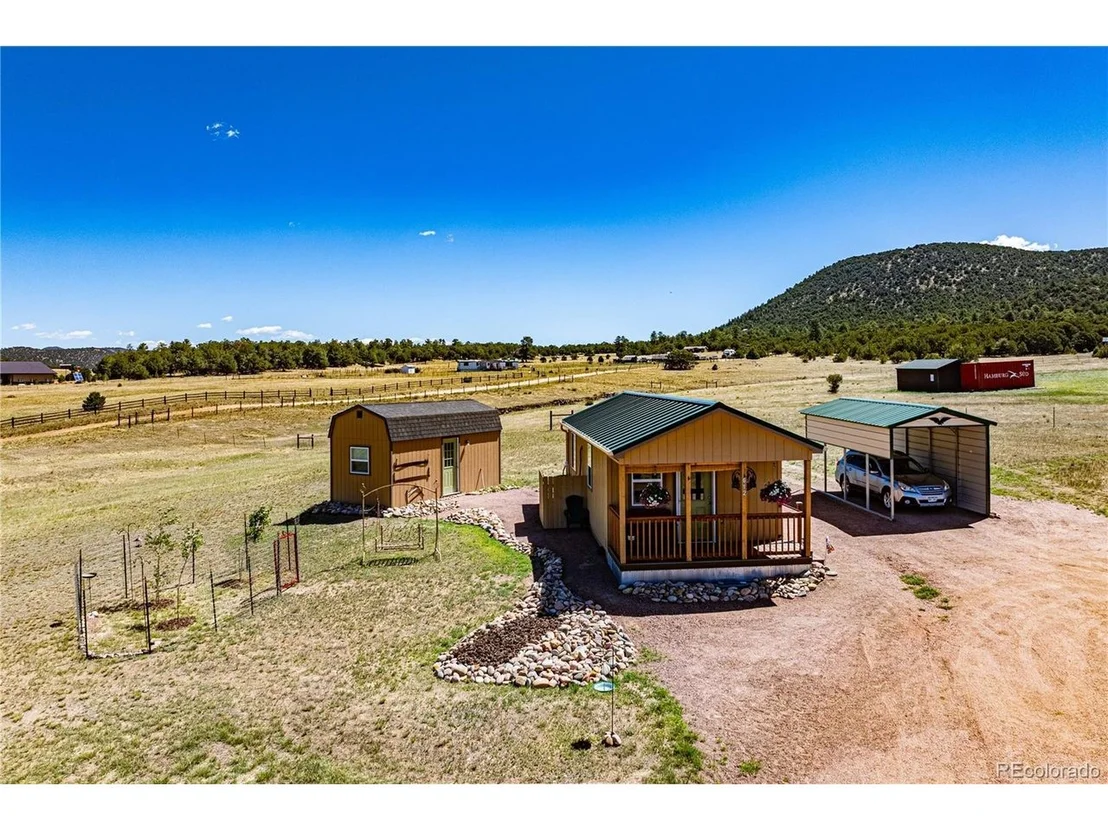 Photo of 612 15th Trl