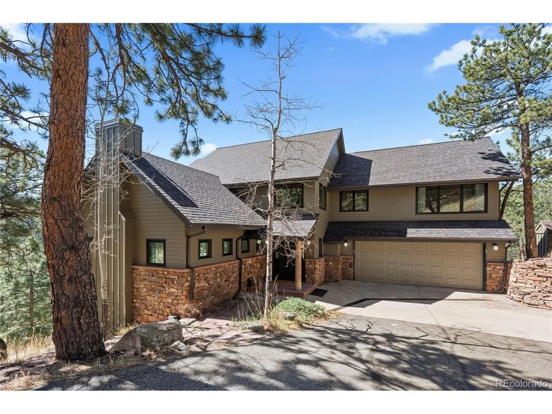 Photo of 14 Pine Brook Rd