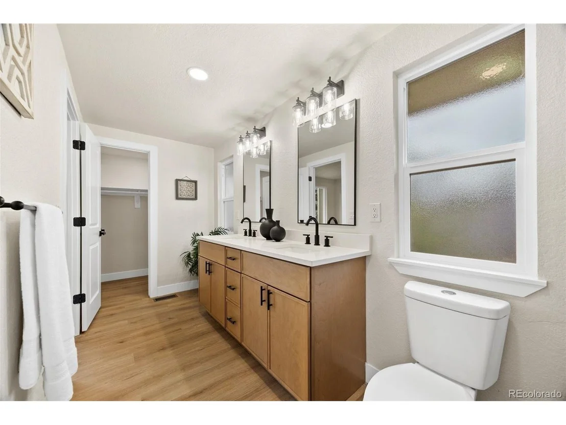 Photo of 8162 Field Cir