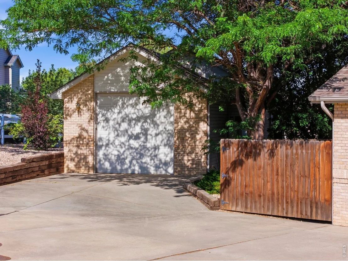 Photo of 3363 Crest Dr