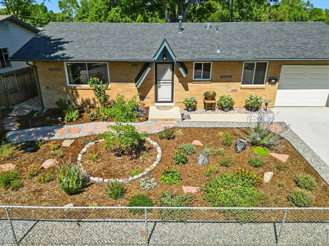 Photo of 16 Merideth Ln