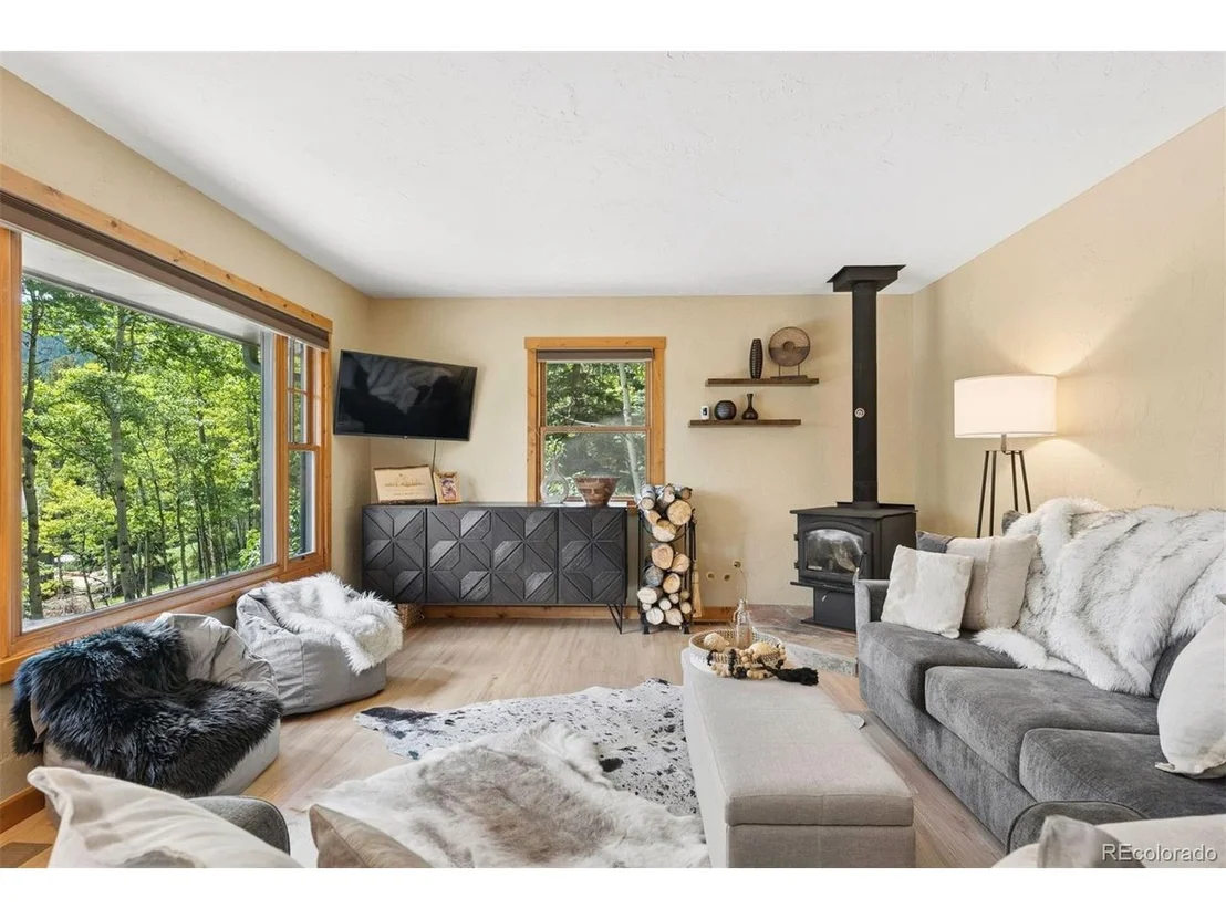 Photo of 4388 Witter Gulch Rd