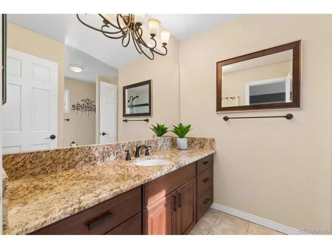 Photo of 8571 Colonial Dr