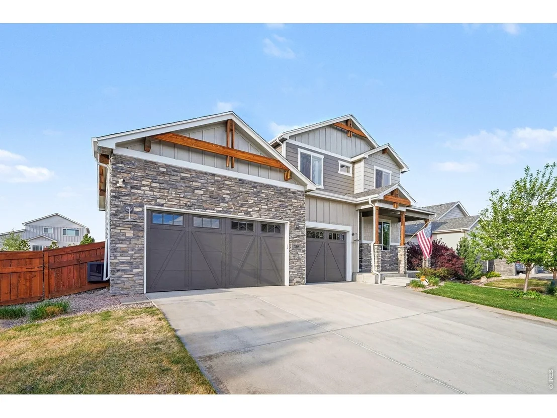 Photo of 250 Sutherland Dr