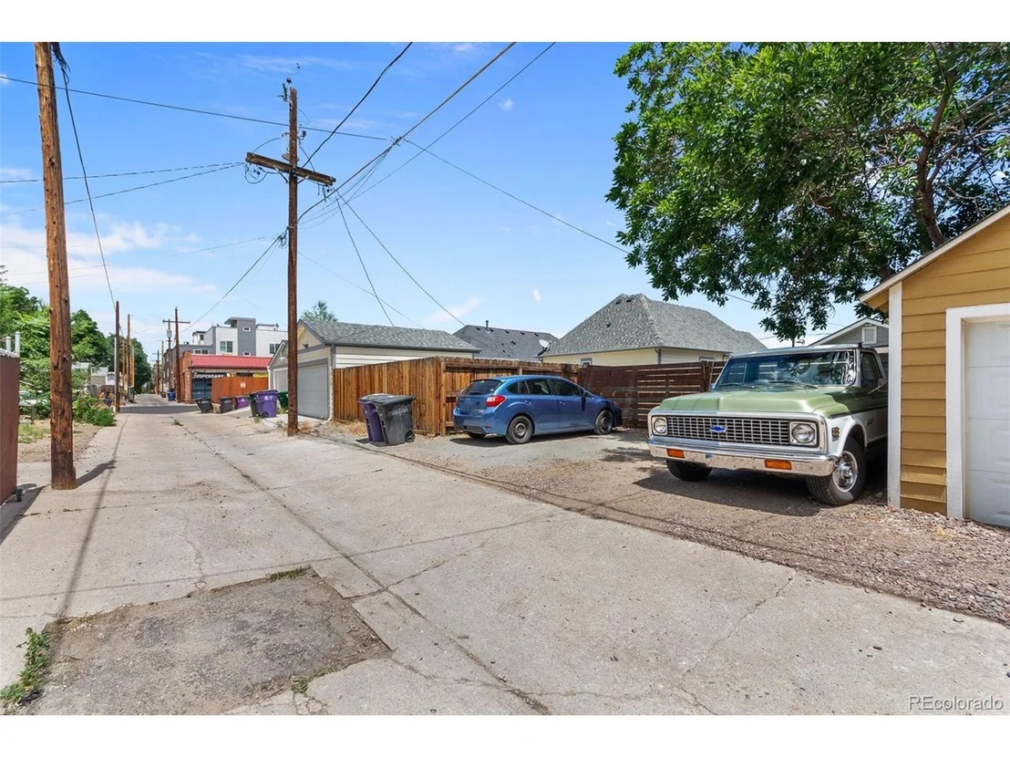 Photo of 4875 Lowell Blvd