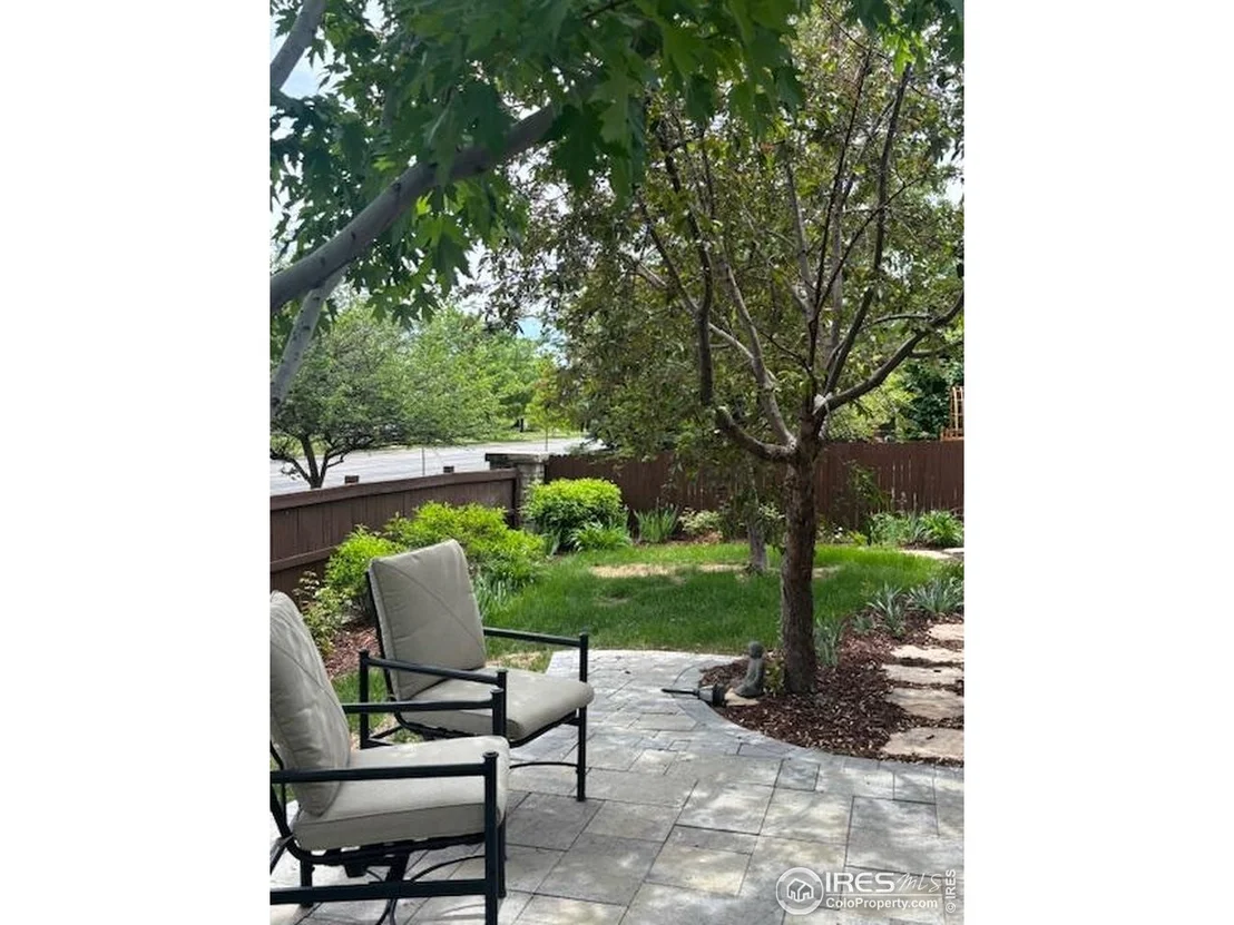 Photo of 5768 Quarry St
