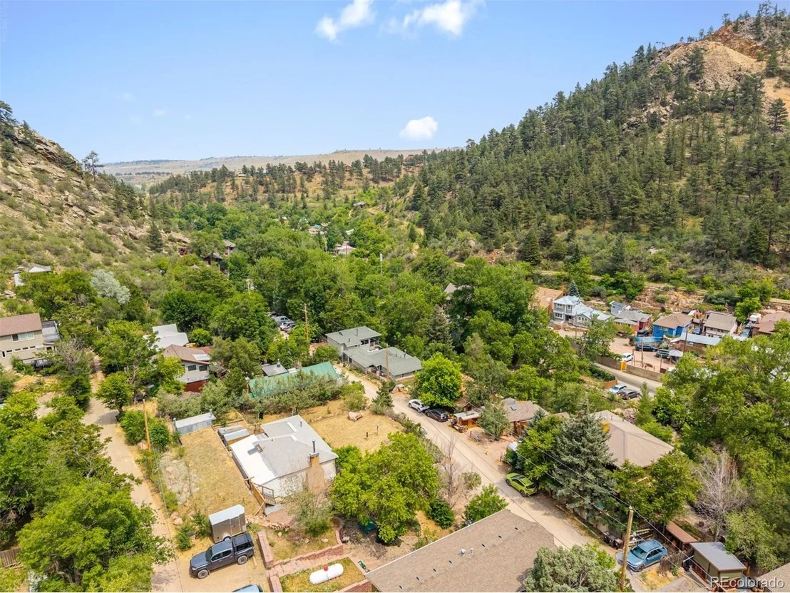 Photo of 176 Artesian Dr