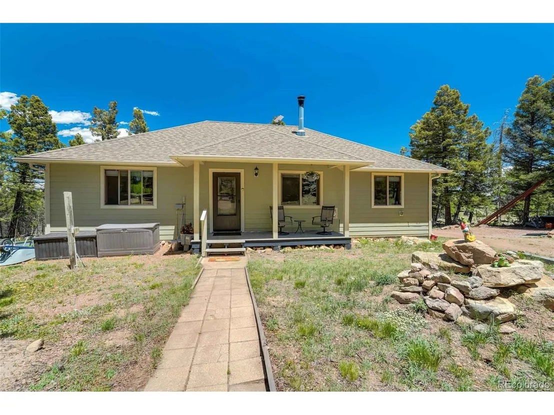 Photo of 453 Castle Mountain Dr