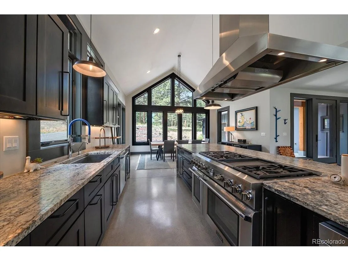 Photo of 32990 Stagecoach Blvd