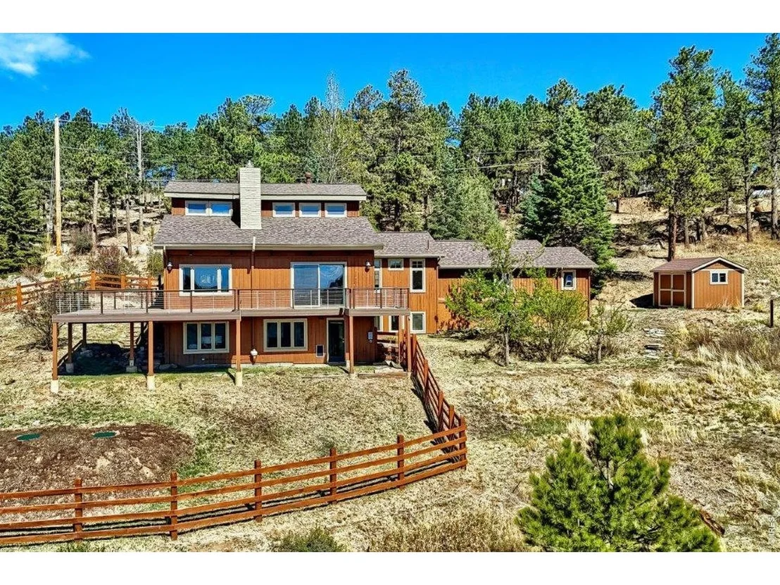 Photo of 266 Peakview Rd