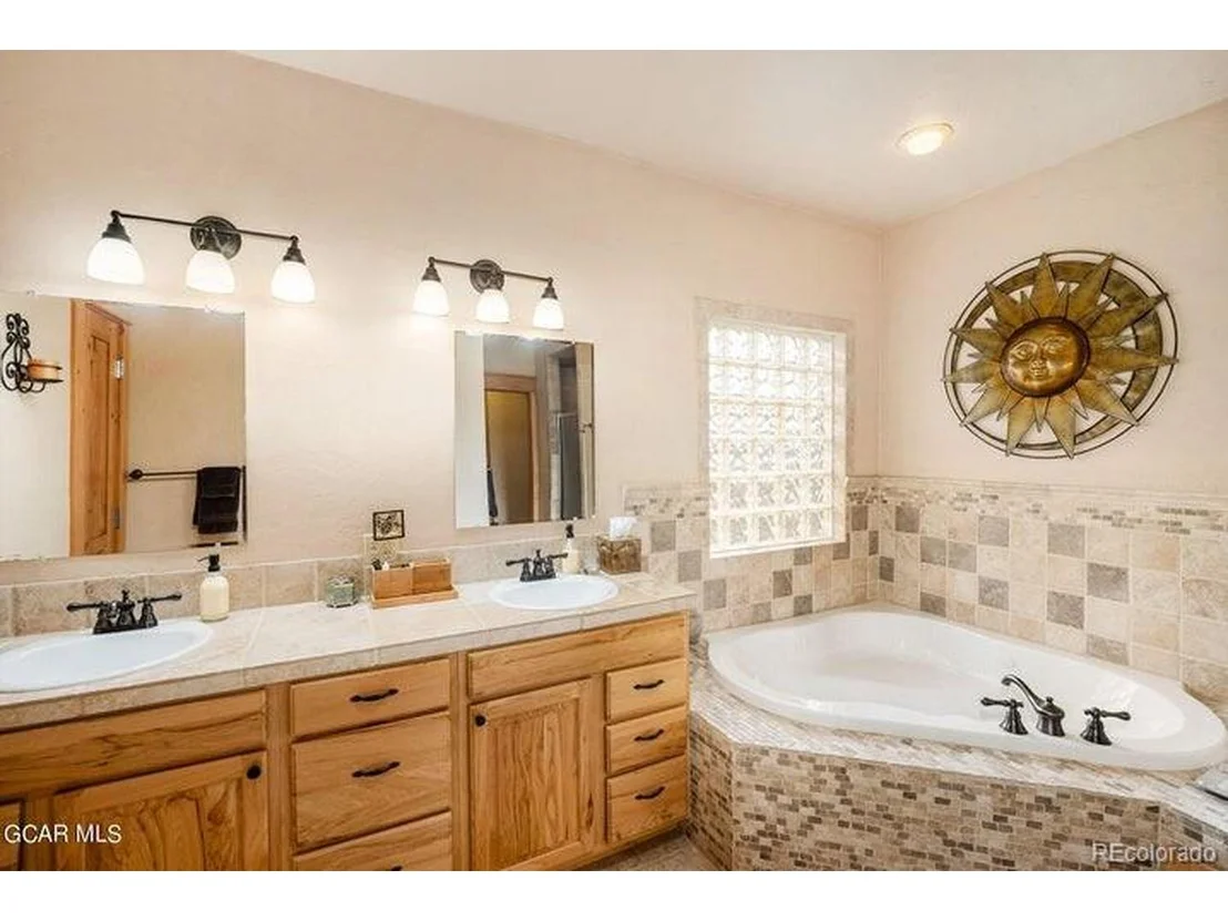 Photo of 809 Saddle Ridge Cir
