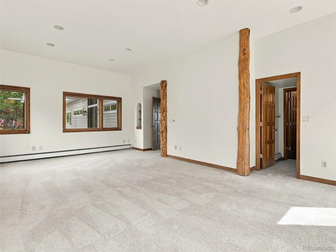 Photo of 35000 Fox Ridge Rd