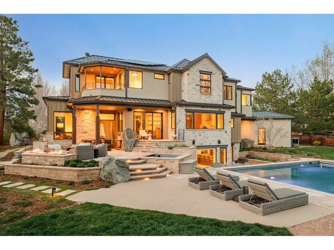 Photo of 2158 Tamarack Ave
