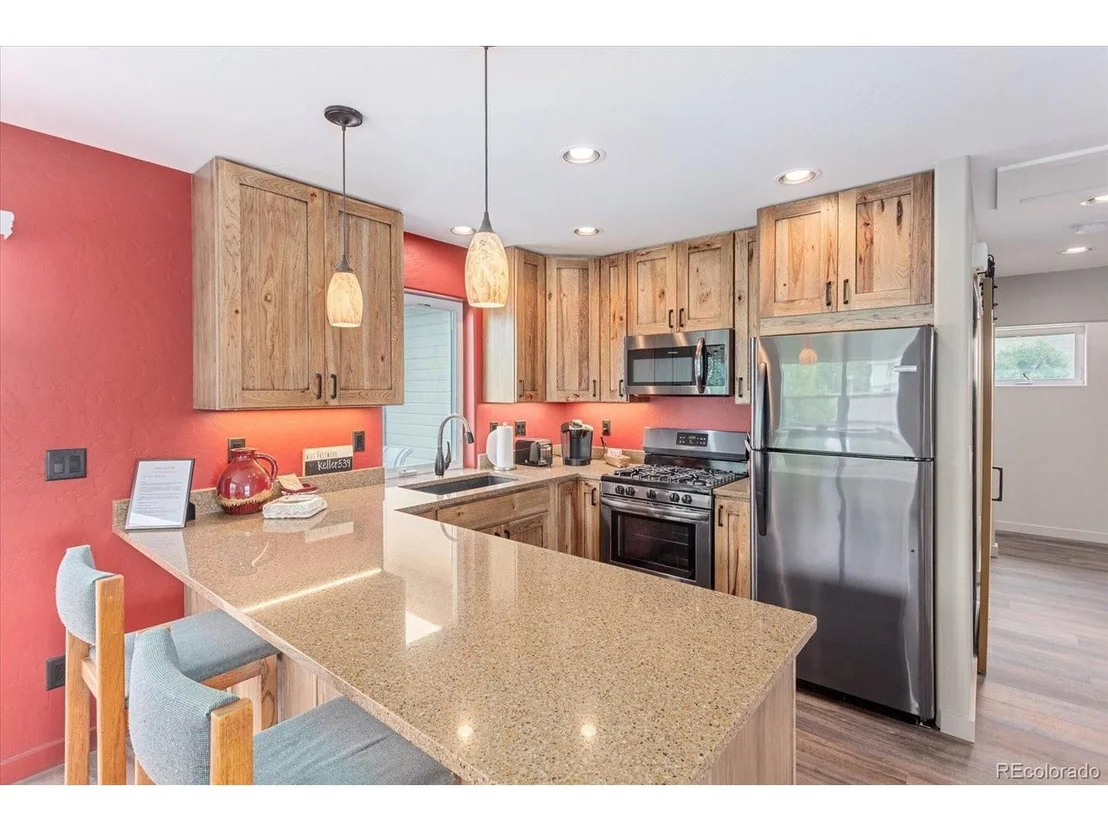Photo of 539 W 2nd St