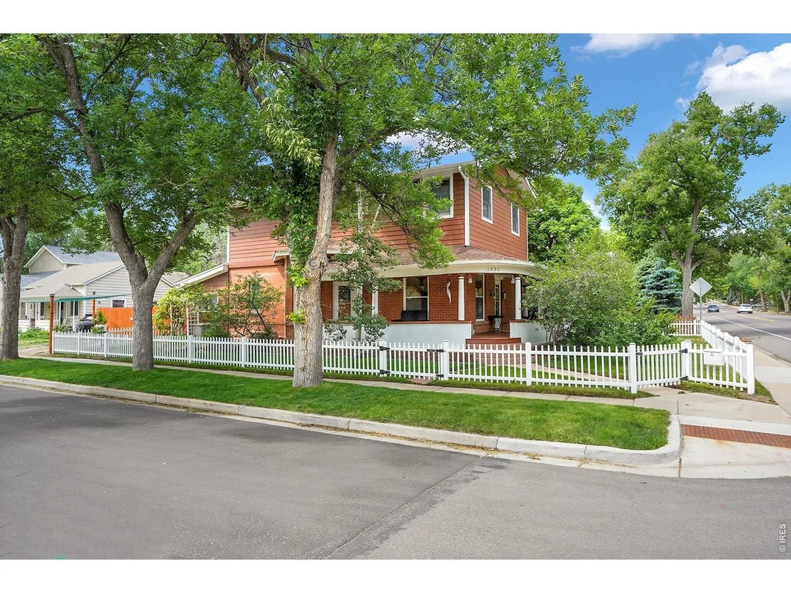 Photo of 1401 3rd Ave