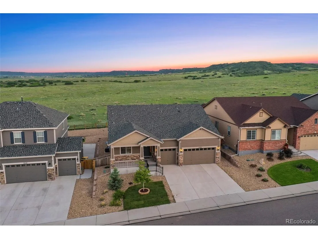 Photo of 7598 Oasis Dr