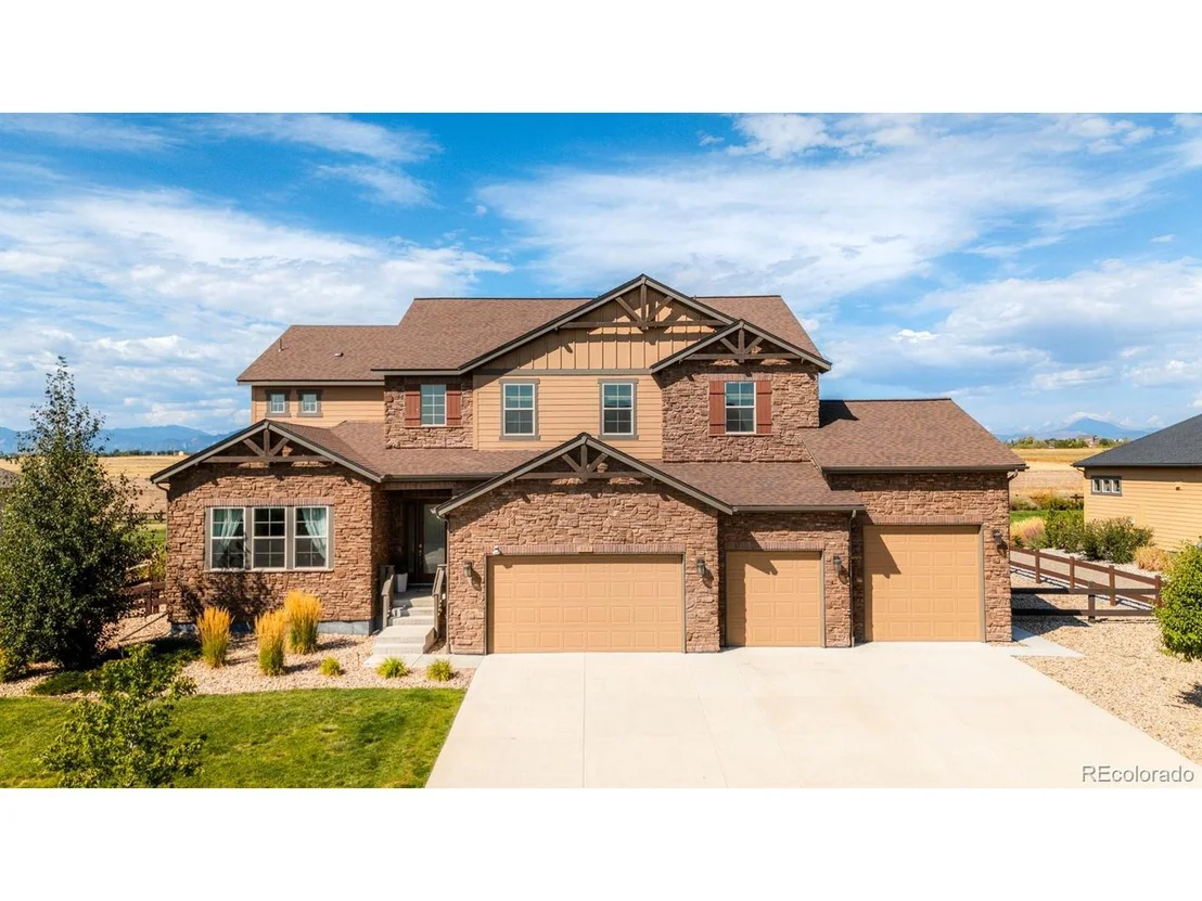 Photo of 953 Compass Dr