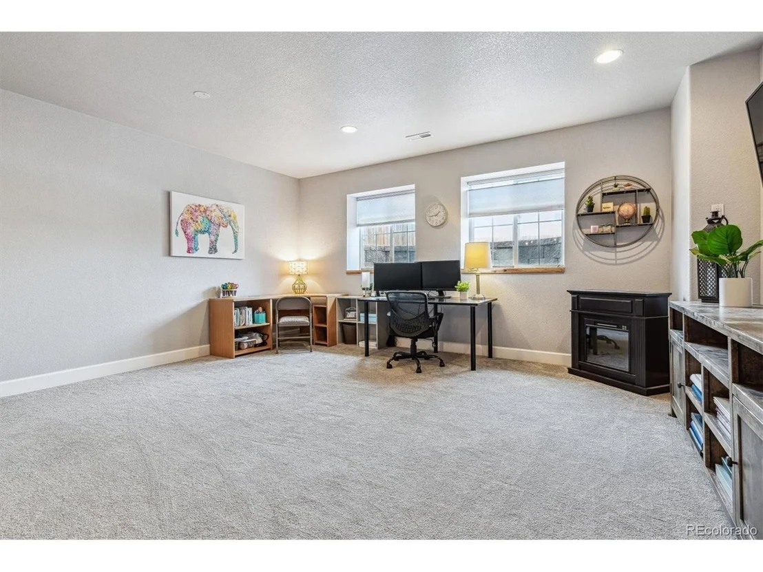 Photo of 15162 Jakarta Cir