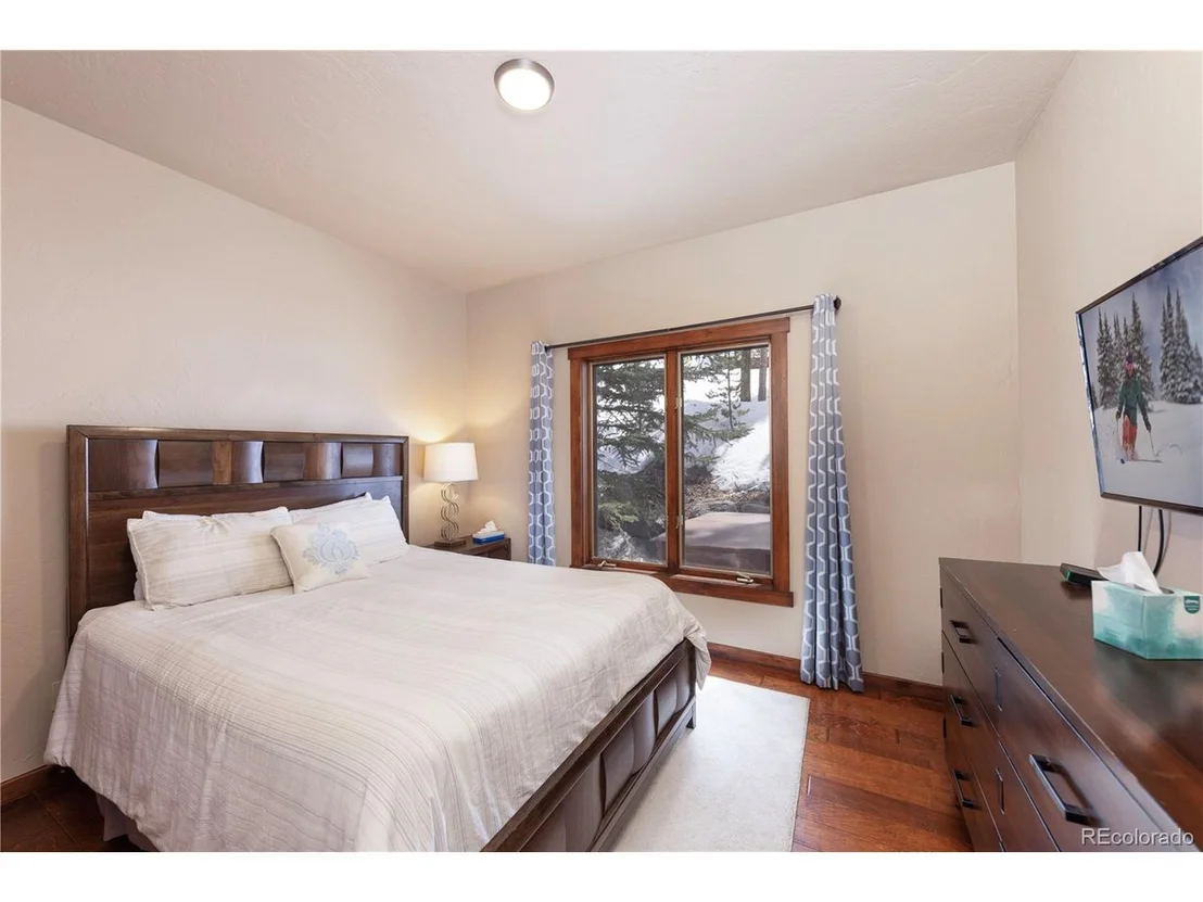 Photo of 120 Marks Ln