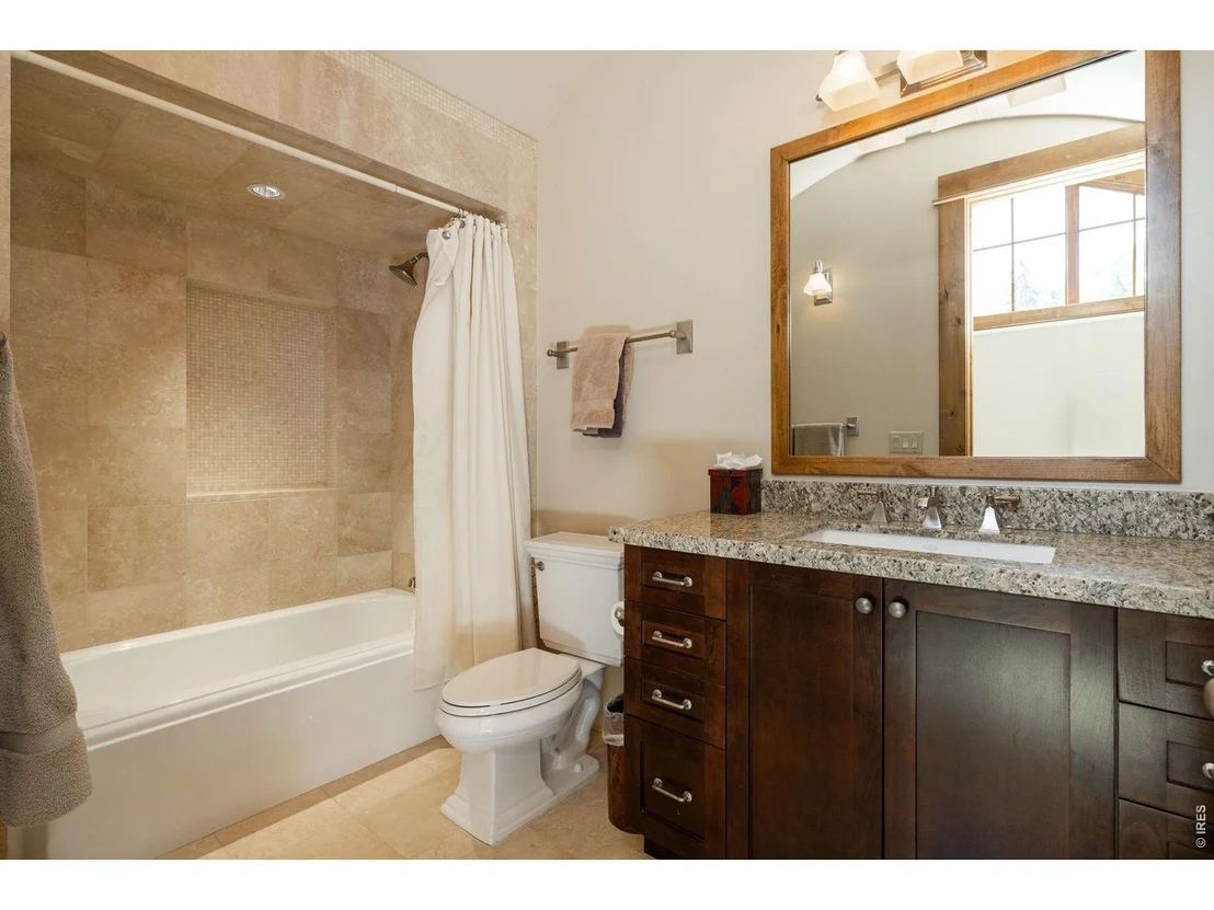 Photo of 4920 Juniper Ln