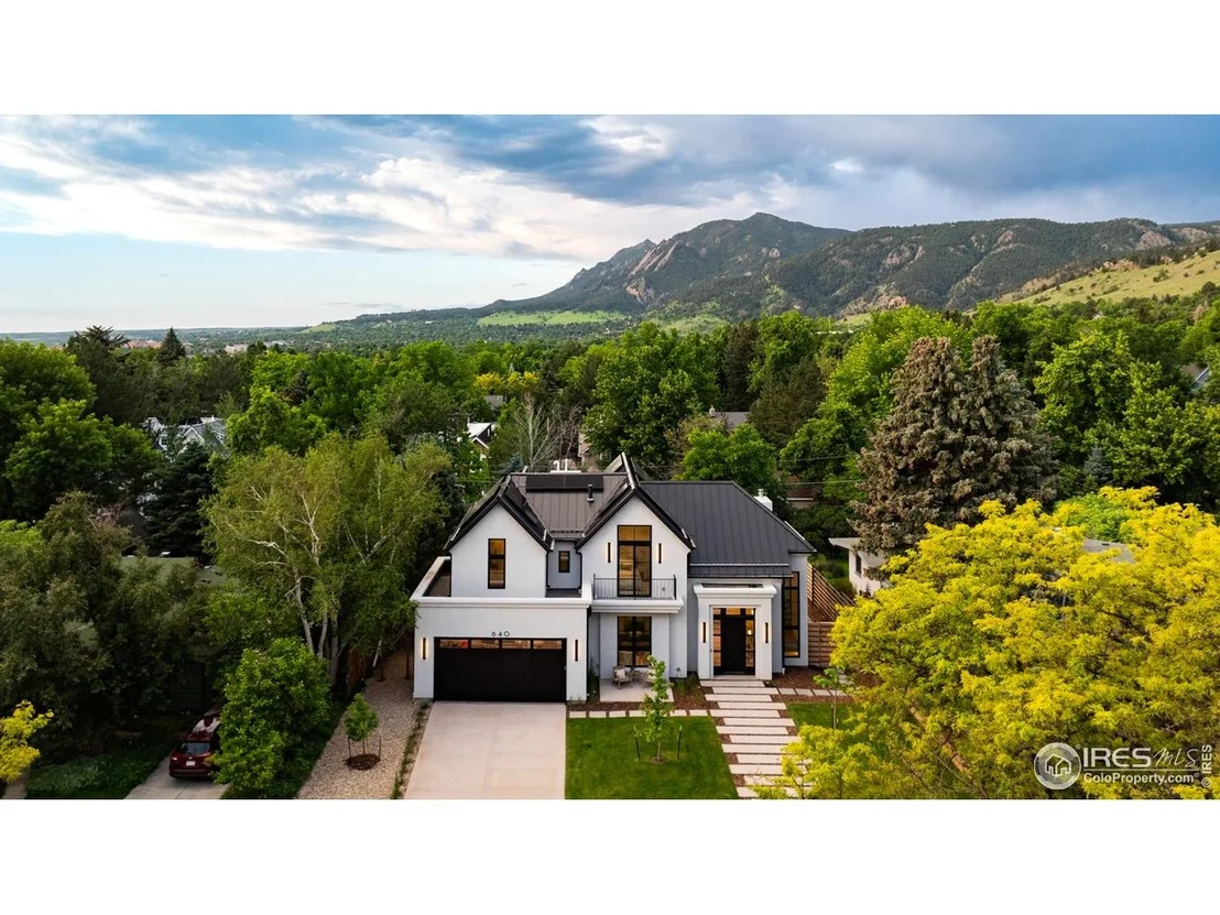 Photo of 640 Iris Ave