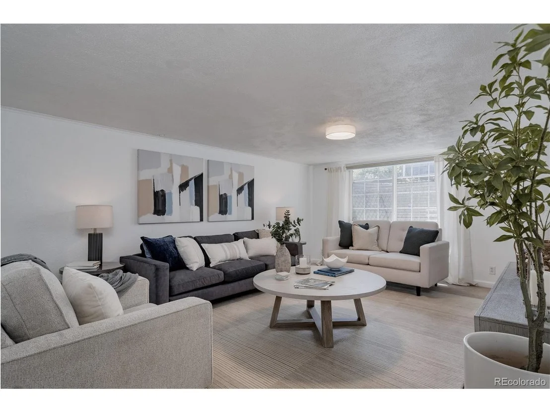 Photo of 3733 Sheridan Blvd