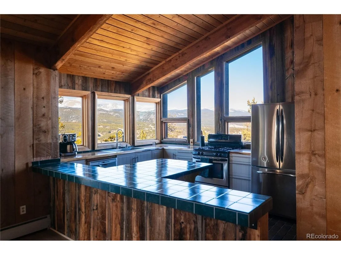 Photo of 90 Peakview Rd