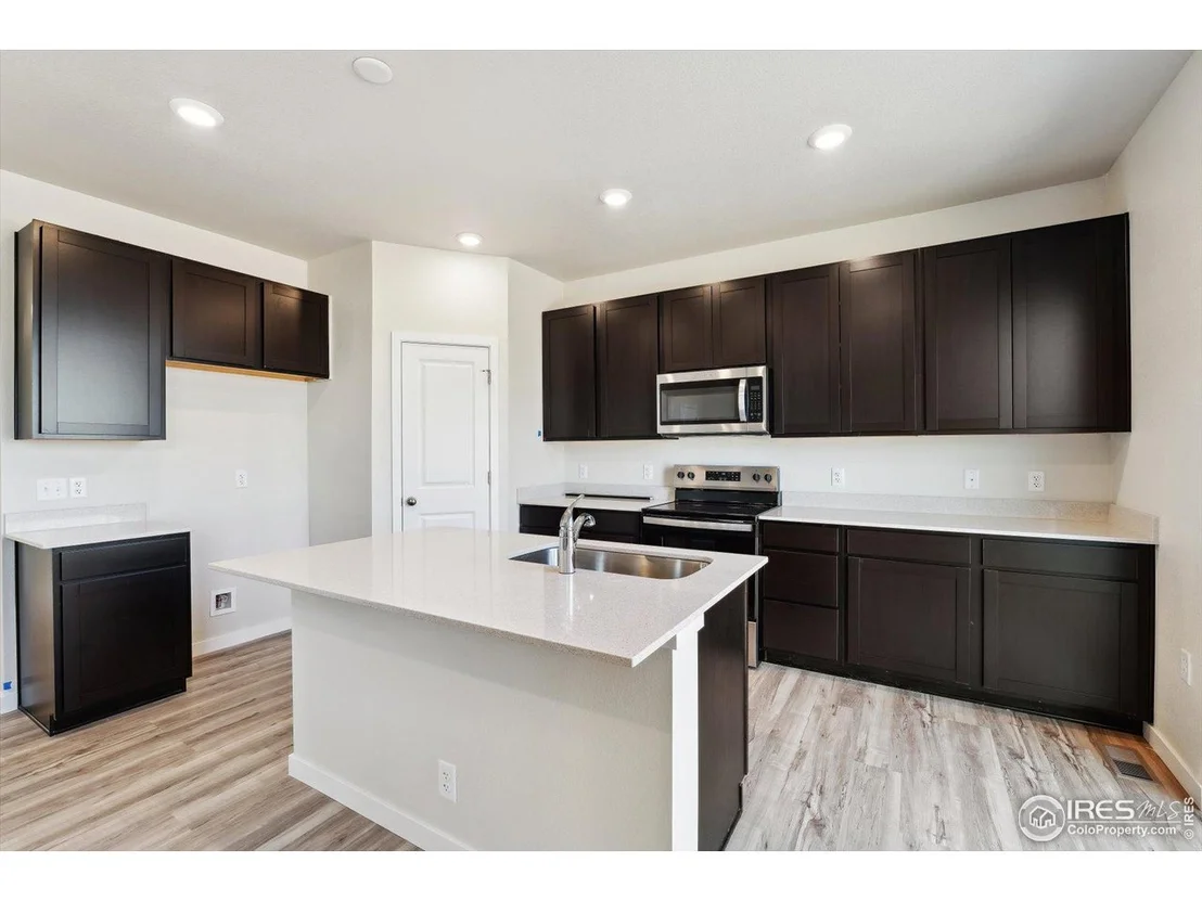 Photo of 4431 Trader St