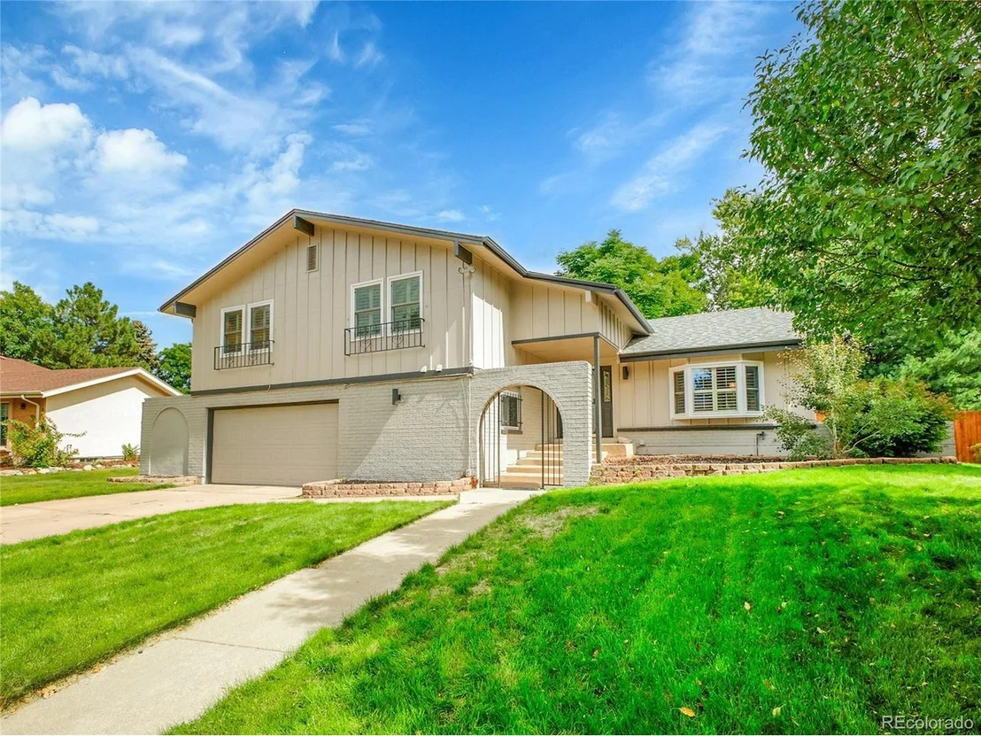 Photo of 4046 S Reading Way