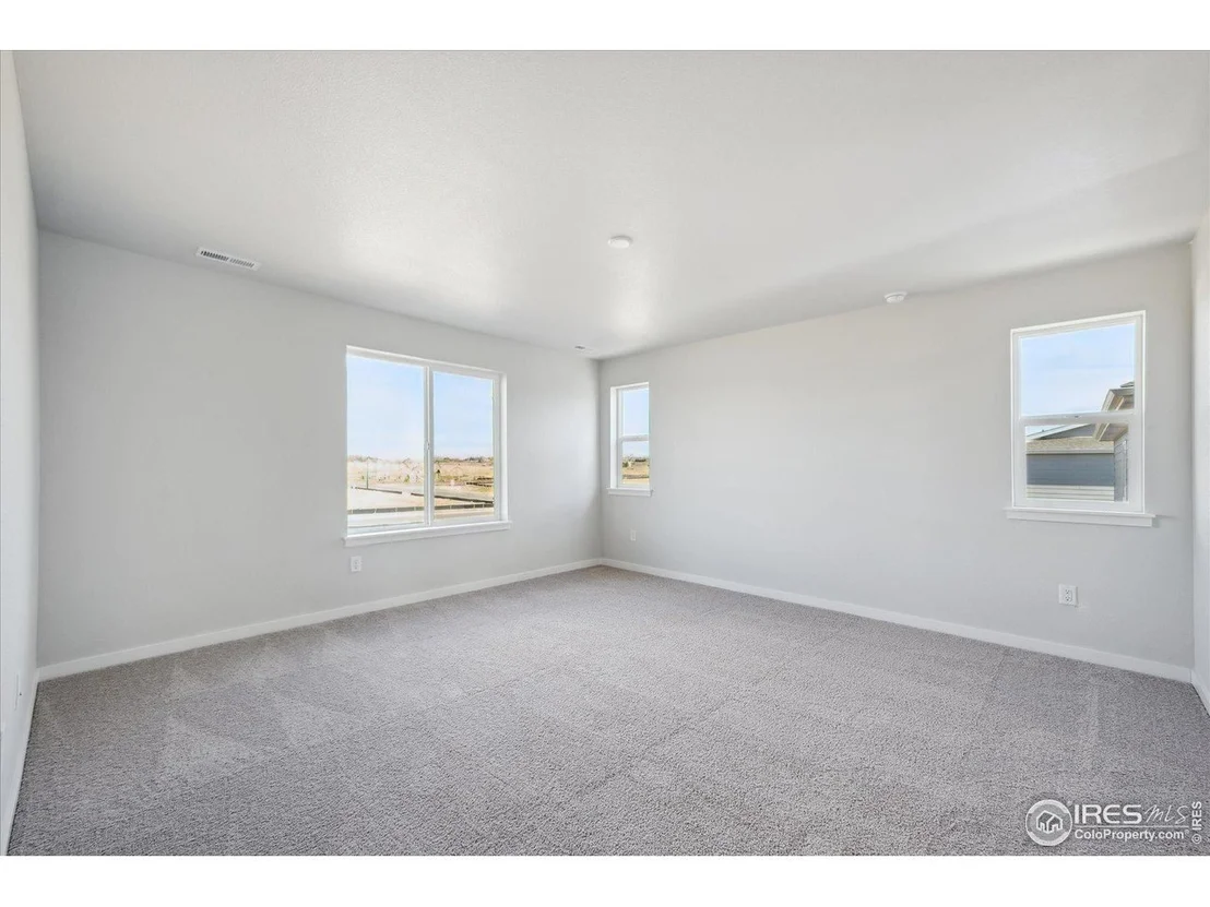 Photo of 918 Hummocky Way