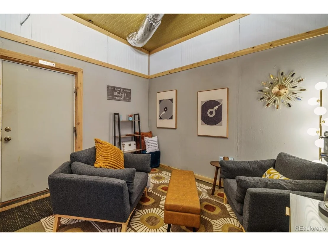 Photo of 104 N 3rd St