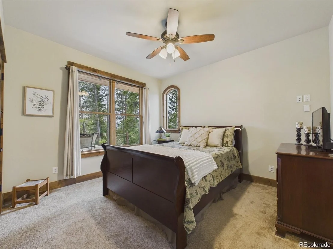 Photo of 350 Foxtail Dr