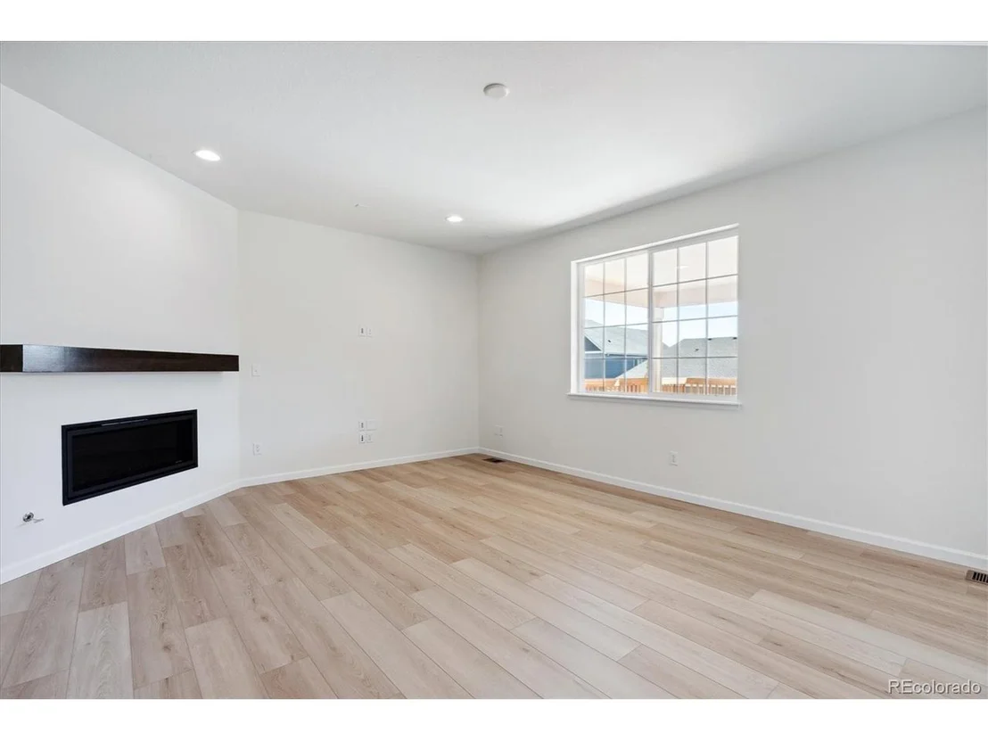 Photo of 7364 S Waterloo Way