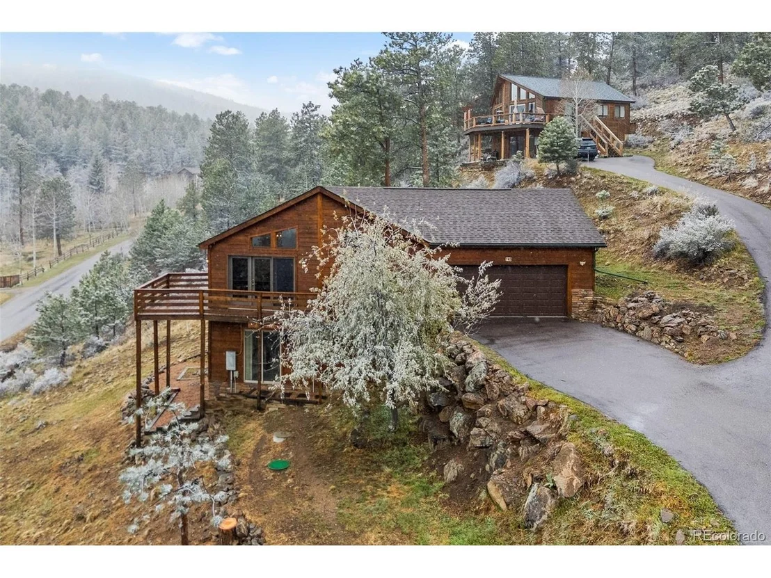 Photo of 745 N Pine Dr