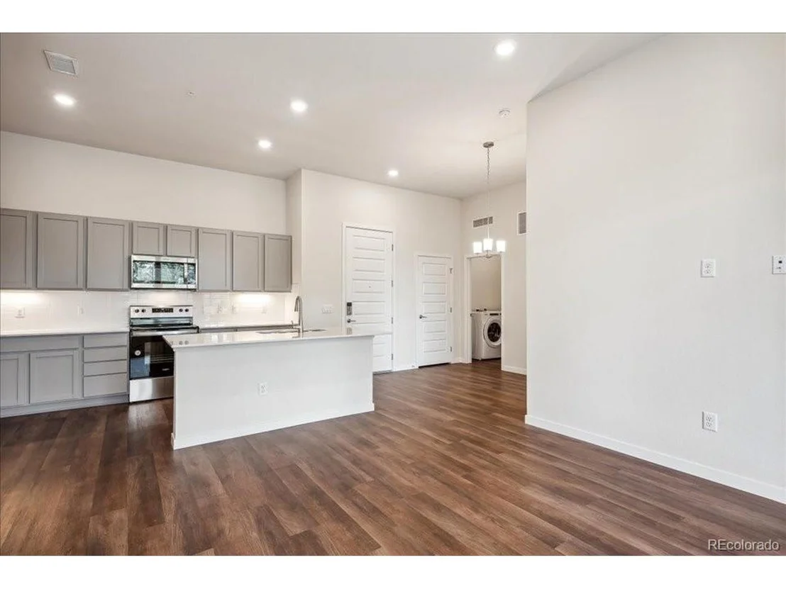 Photo of Unit 1103 at 487 Interlocken Blvd