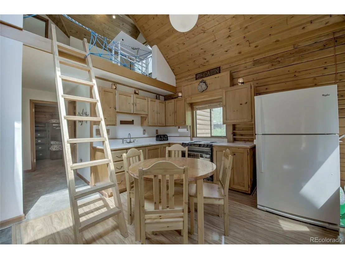 Photo of 420 Nuthatch Dr