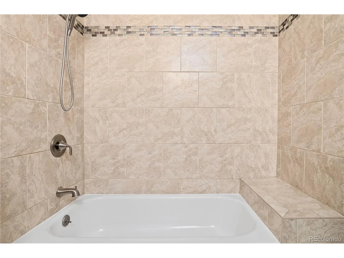 Photo of 7390 Devinney Ct